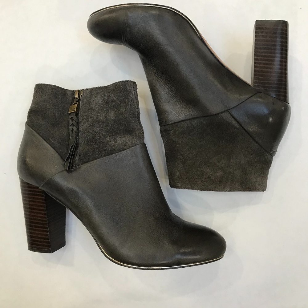 ELLIOTT LUCCA Gray Leather/Suede Stacked Zip Heeled Boots Booties Women's sz 10